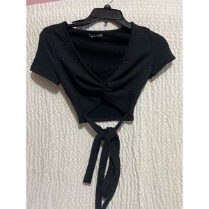 URBAN OUTFITTERS Black Cropped Top
